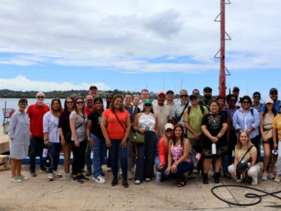 Group photo of the UM-UPR teacher development workshop