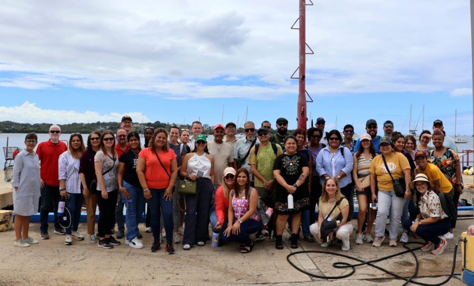 Group photo of the UM-UPR teacher development workshop
