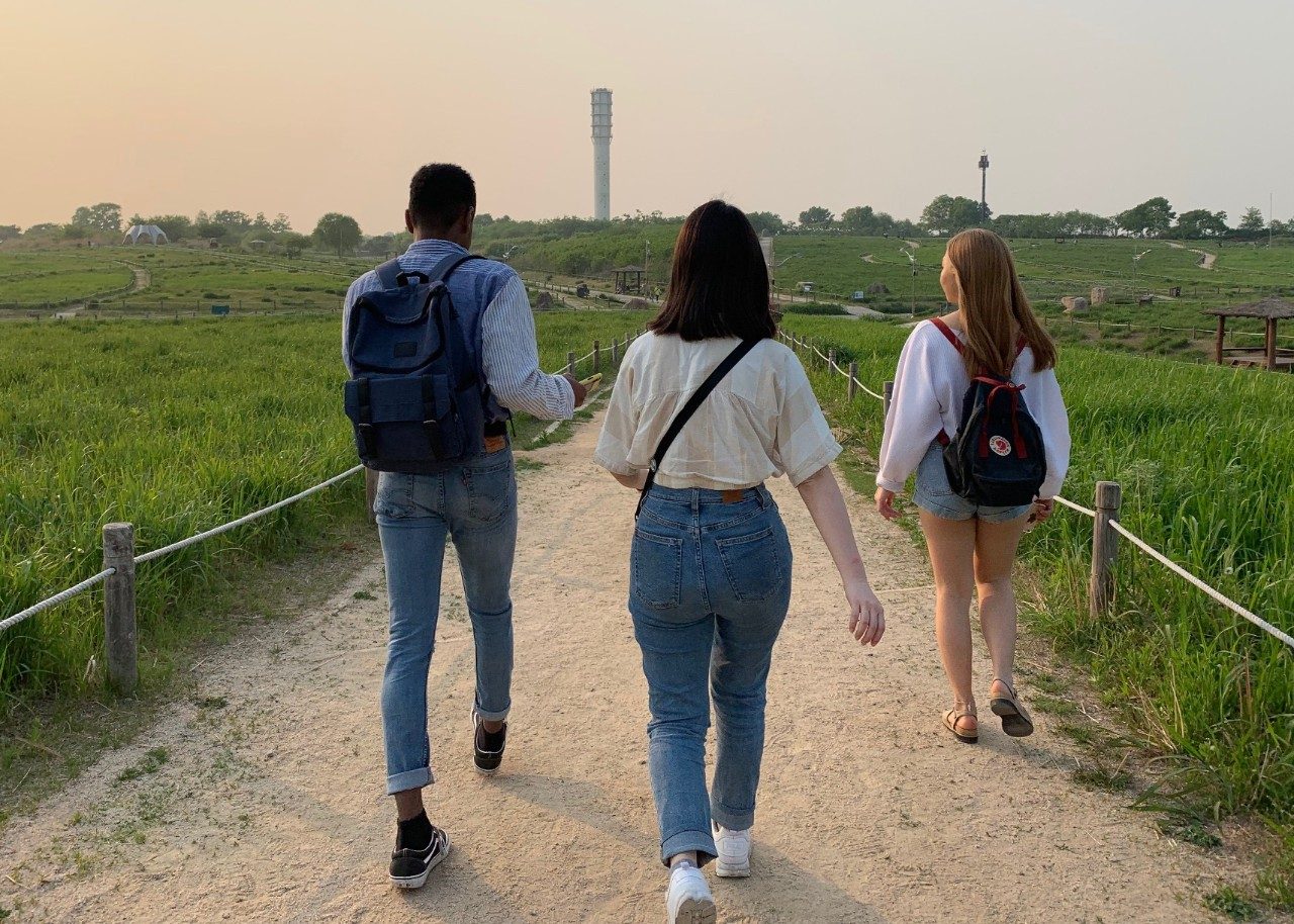 Three U-M students together on a GCC experience