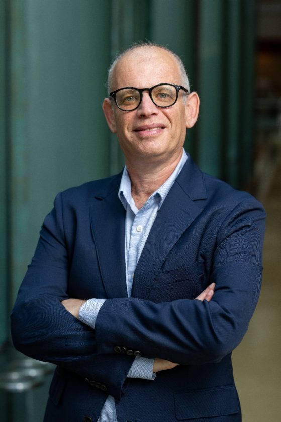 Headshot of Professor Shachar Pinsker