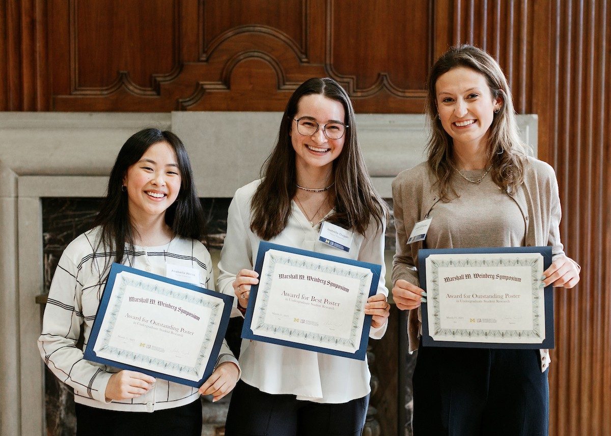 Photo of Award winners Anabella Weiss, Isabelle Dugan, Lauren Schleiter