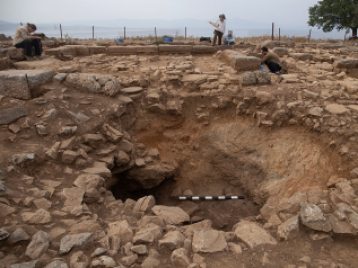 Students from UM and Turkish universities working on excavations at Notion, Turkey. Photo courtesy of Christopher Ratté. 