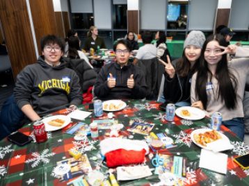 2025-12-05 Gingerbread Decorating 