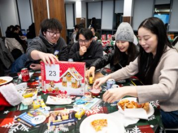 2025-12-05 Gingerbread Decorating 