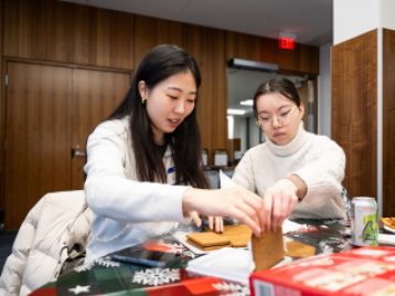 2025-12-05 Gingerbread Decorating 