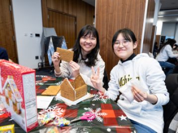 2025-12-05 Gingerbread Decorating 