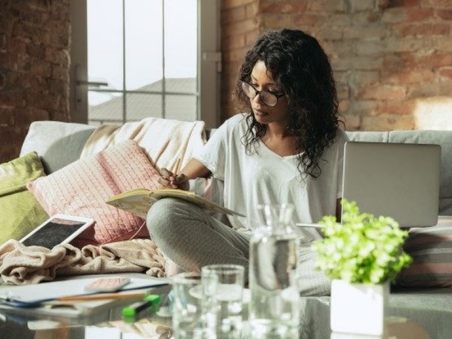 Preparing for Graduate Success: Online Pre-Arrival Course for International Graduate Students 
