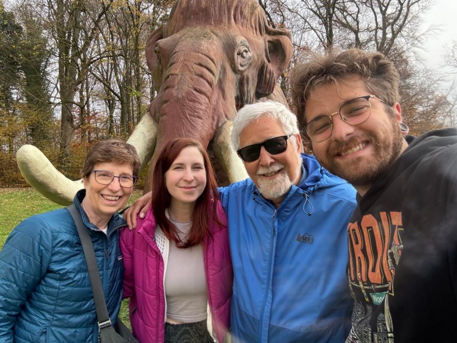 John Speth receives Human Roots Award from MONREPOS 