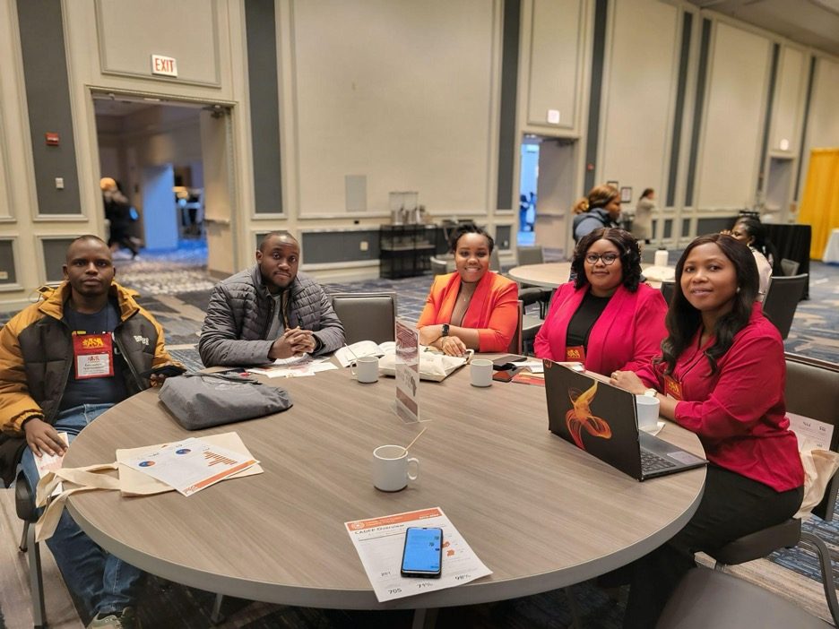 Oluwanifemi Bamidele-Nelly meets with other UMAPS alumni and current scholars
