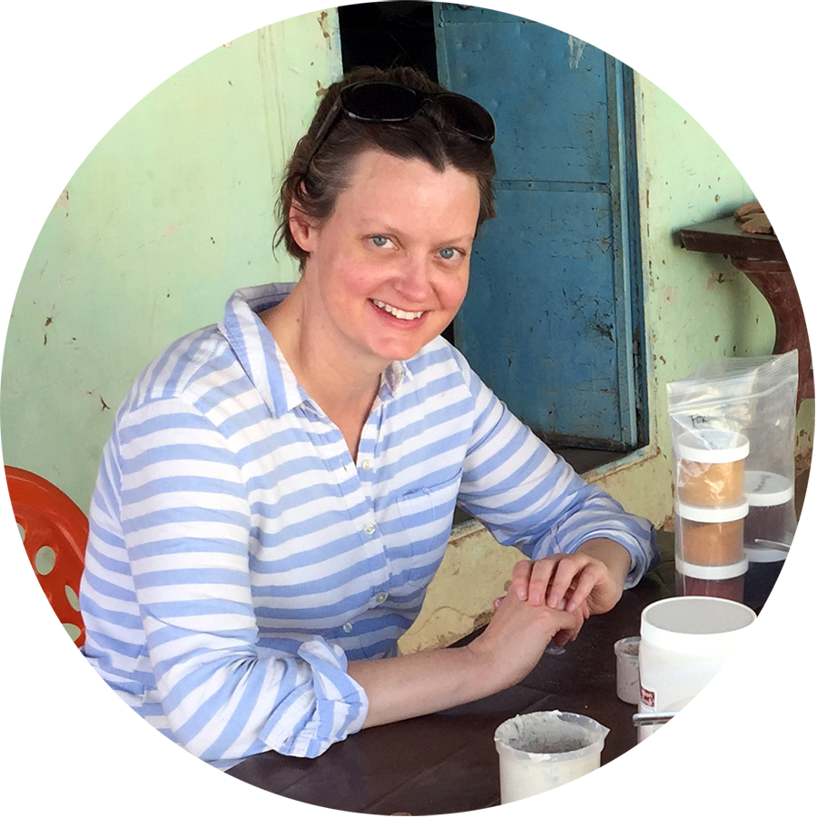 Headshot of Suzanne Davis.