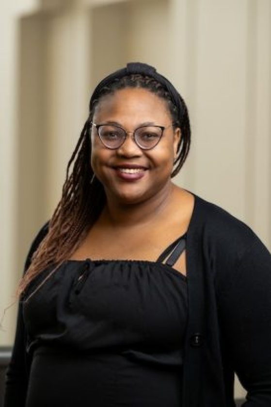 Headshot Leslie Vernon-Dunnigan