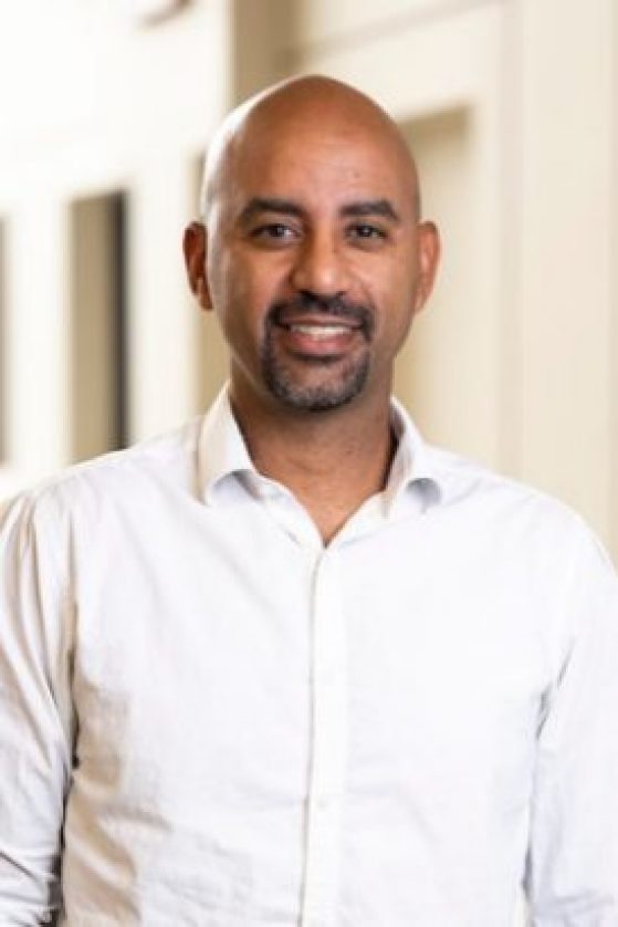 headshot of Taraz Lee